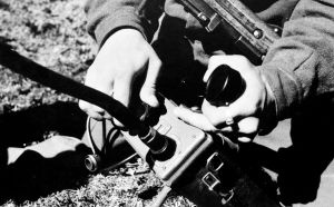 VR-2-pataljoonaradioita eli Panu-radioita valmistettiin Suomessa lisenssillä 1950-luvun lopulla ja 1960-luvun alussa yli 2800 kappaletta. Radioita käytettiin jalkaväkipataljoonissa ja kranaatinheittimistössä.